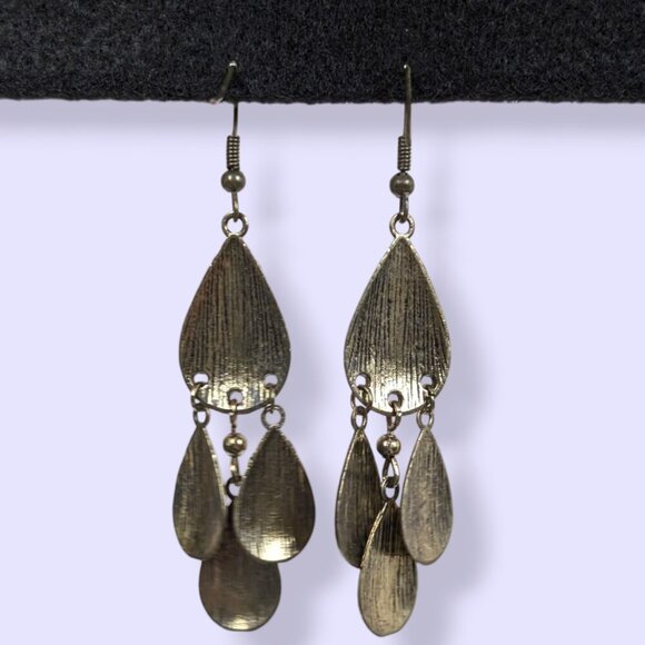 (2/$20) Dangling Tear Shape Earrings - Picture 4 of 5